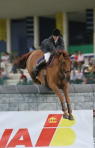 CSI***** MADRID - Robert Whitaker & Finbarr V winnen krachtproef